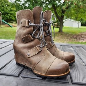 Sorel Joan of Arctic Lace up Boots Size 8.5
